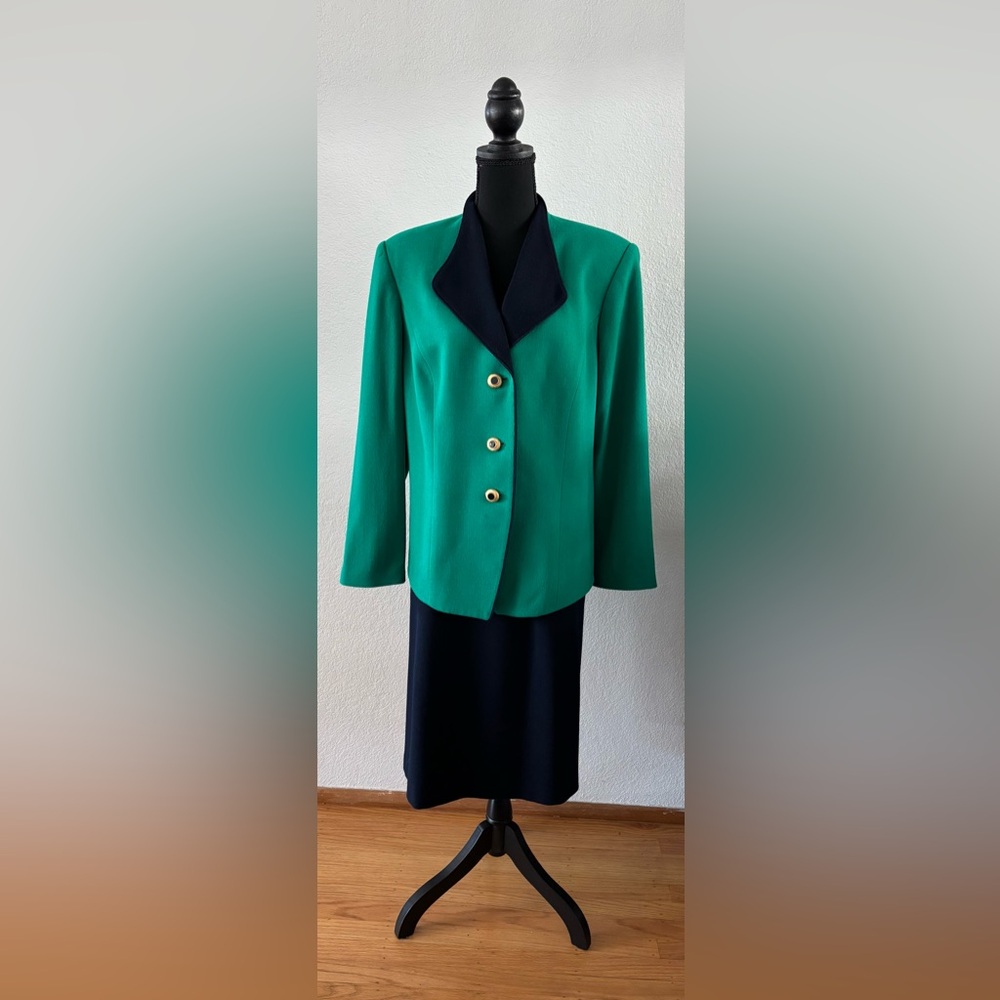 Kasper II Green and Navy Blue Skirt Suit Size 16